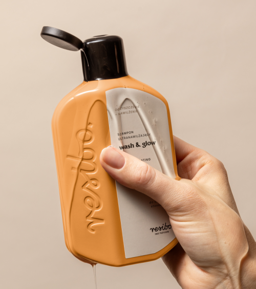 Wash & Glow ultra-hydrating...